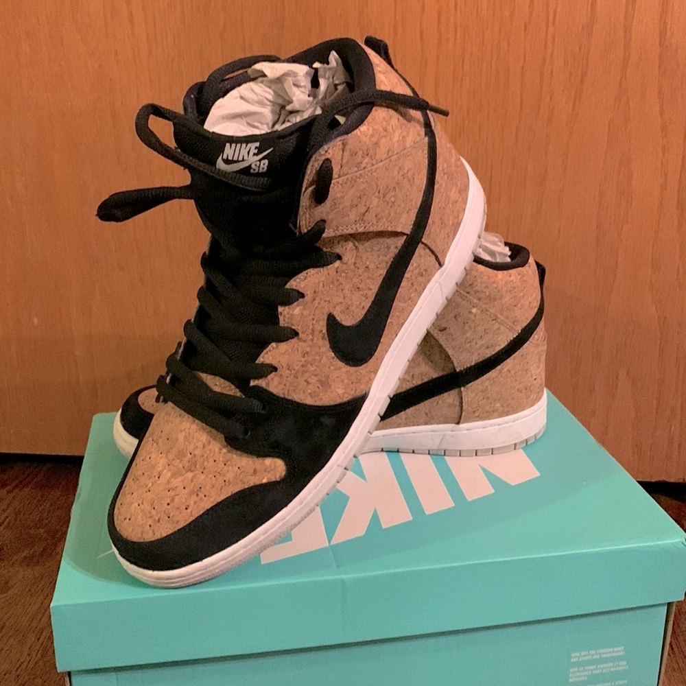 Nike SB Dunk High Pro ‘Cork’ Exlnt condition, light wear on soles, original box!